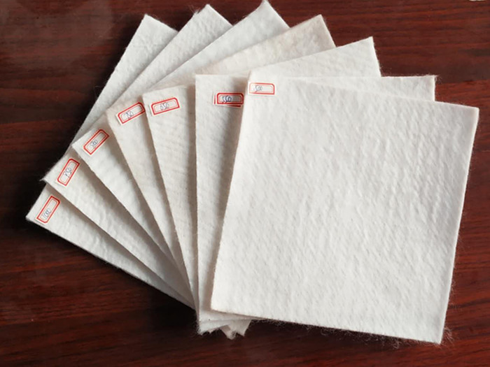 复合土工膜是怎么搭接的