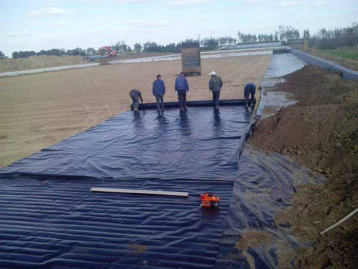 固废防渗土工膜