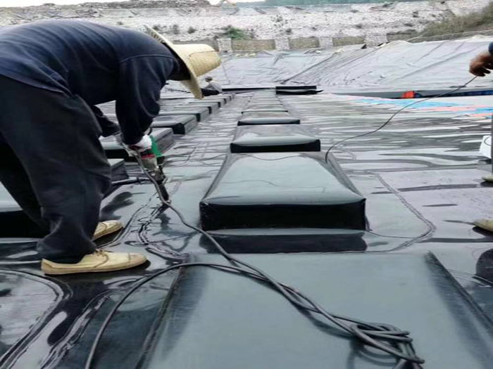 调节池防渗材料。