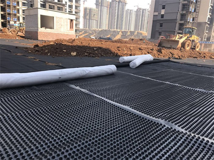 2.0凸高排水板是什么意思？