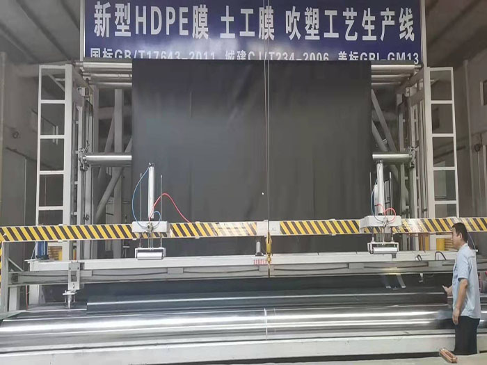 垃圾填埋场防渗膜用多厚的？