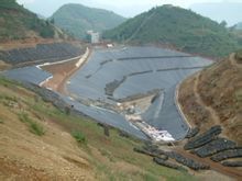 鱼塘防渗膜怎么铺设